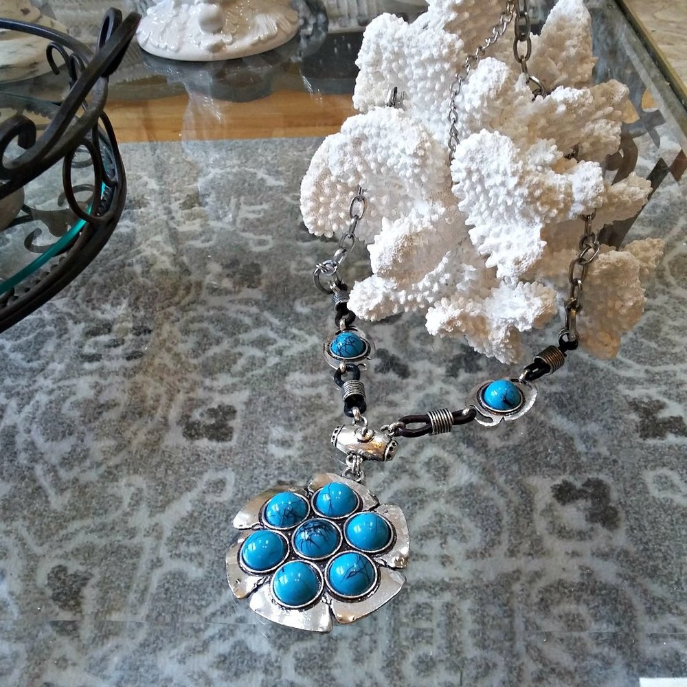 Beautiful Simulated Turquoise Statement Necklace - image 1